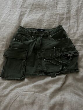 akira cargo olive mini skirt